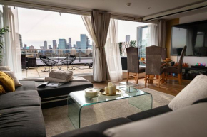 3 Bedroom Penthouse - Canary Wharf - 24 hr Concierge, Gym, Hot Tub, Sauna, Balcony, Terrace